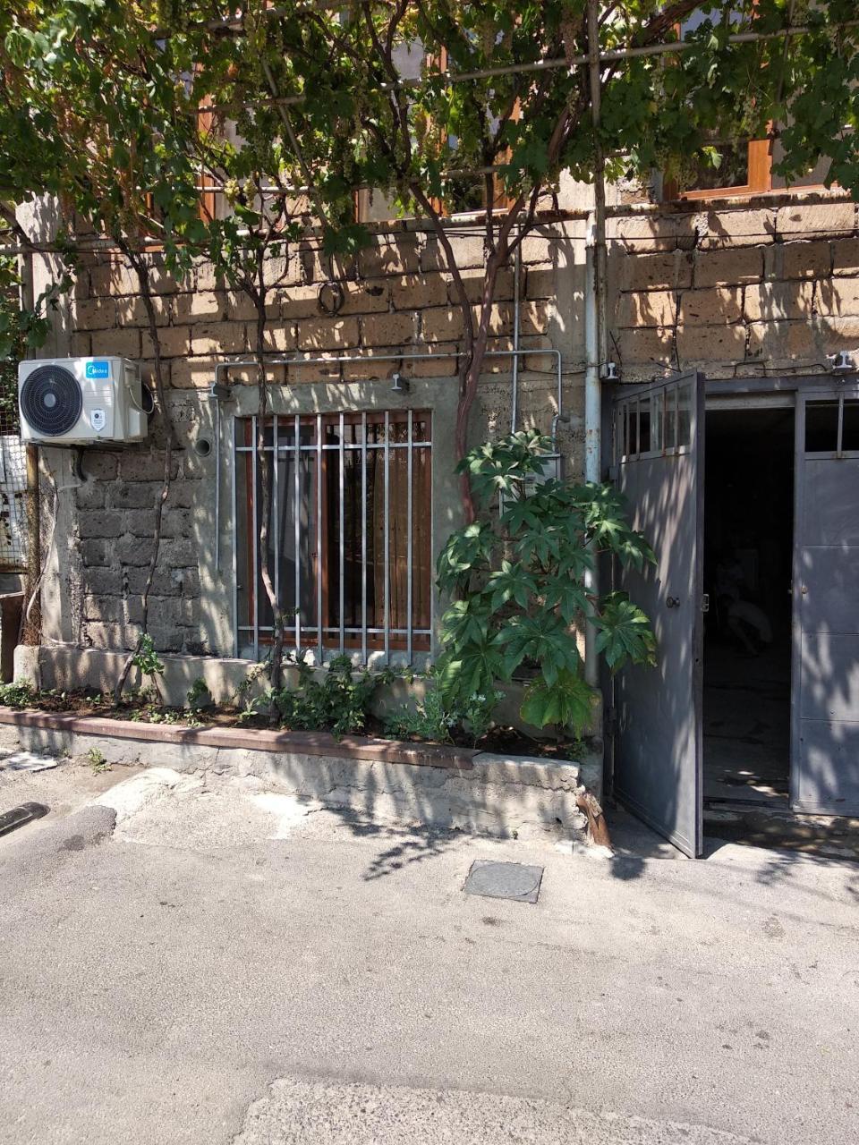 Guest House In Center Yerevan Exterior photo
